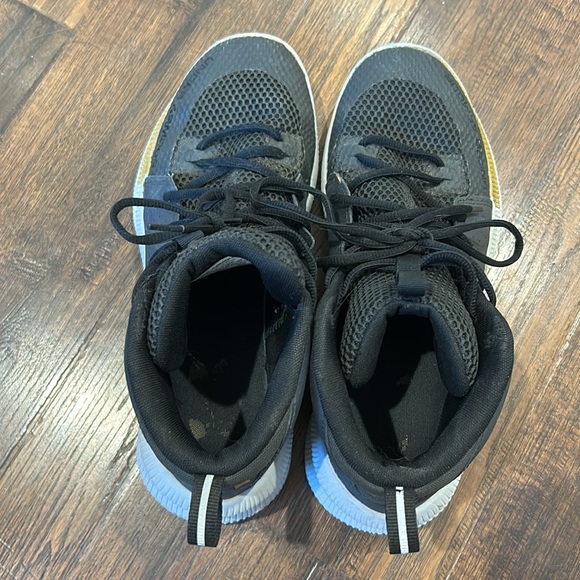 Under Armour Women’s Jet Basketball Shoe - Size 10.5 - Picture 4 of 6